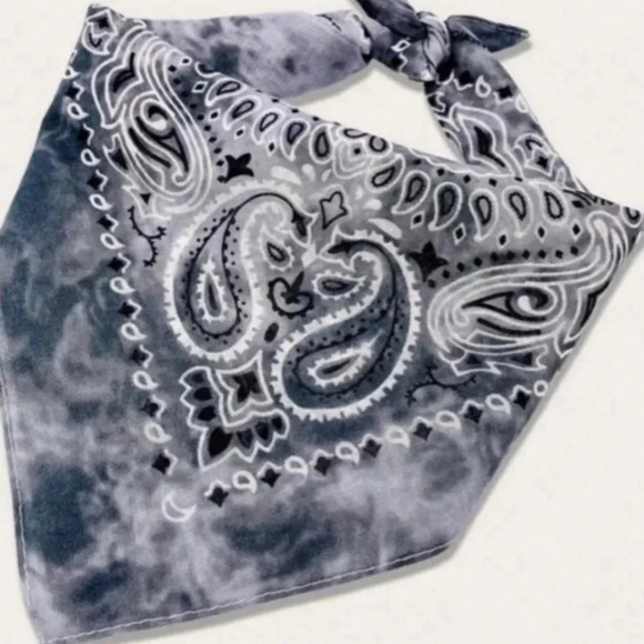 NEW BANDANA SCARF GRAY WHITE BIKE CASUAL SCARVES FALL SPRING HAIR ONE SIZE - Picture 1 of 3